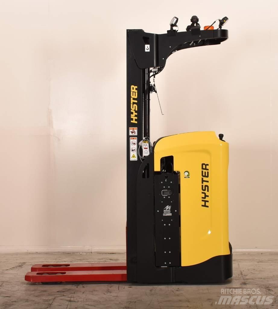Hyster RS1.6 Platvormiga virnastajad