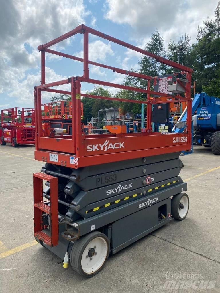 SkyJack SJ 3226 Käärtõstukid