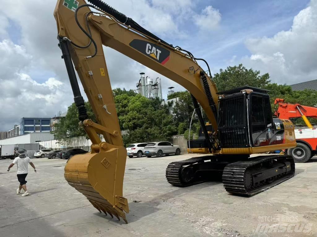 CAT 320D2L Väikeekskavaatorid 7t-12t