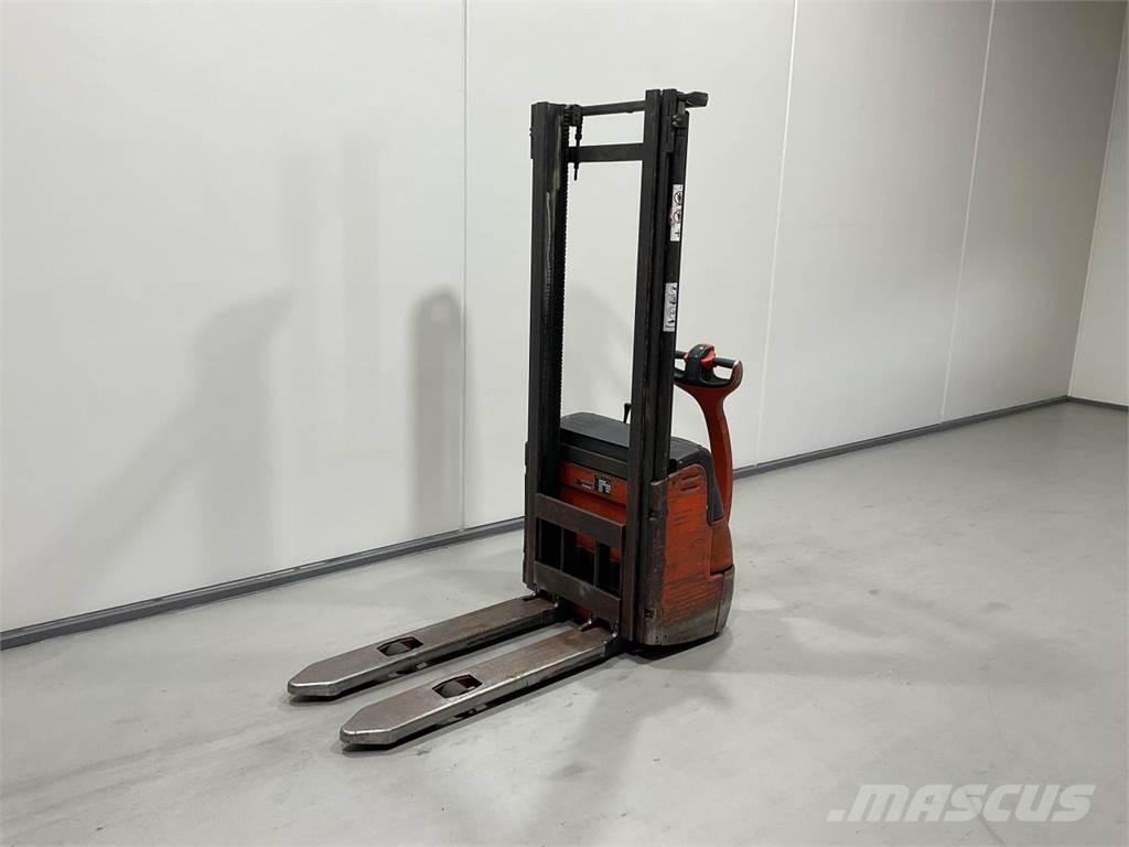 Linde L12 Platvormiga virnastajad