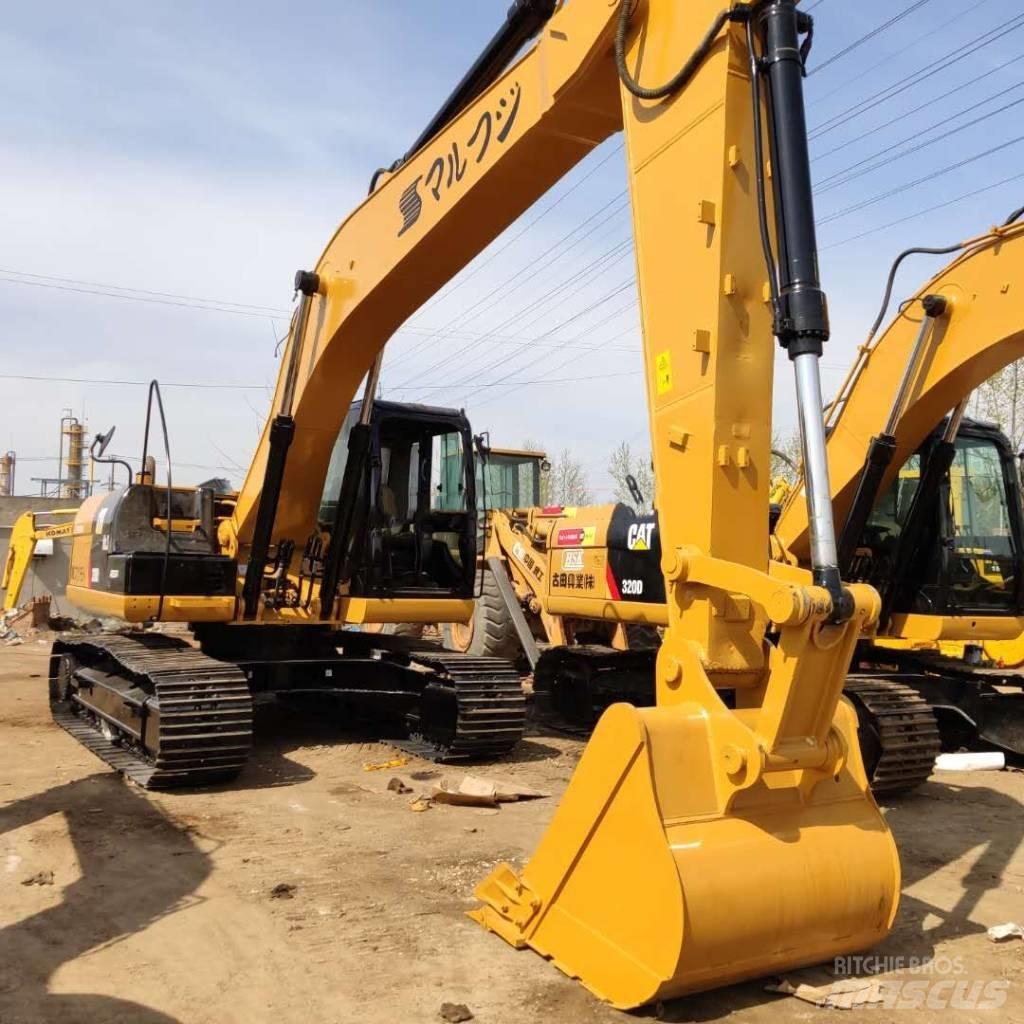 CAT 320D Roomikekskavaatorid