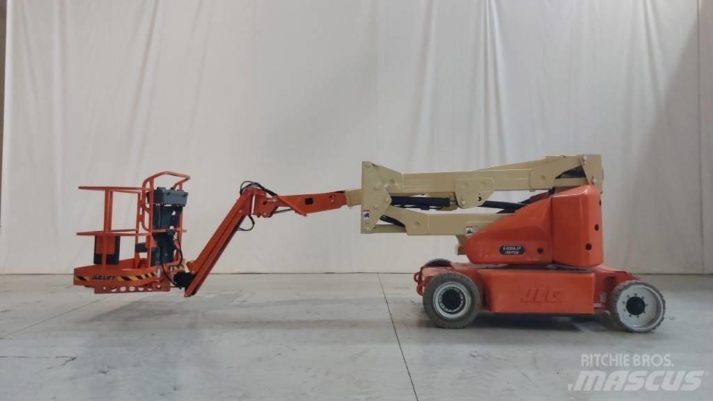 JLG E 400 AJPN Iseliikuvad poomtõstukid