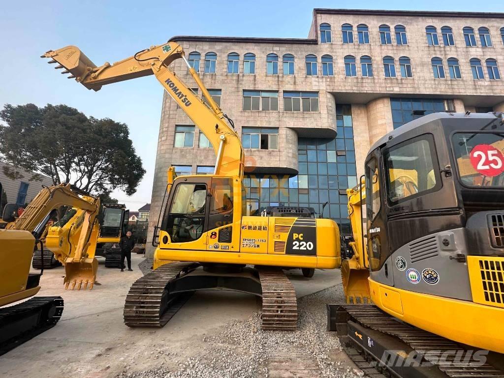 Komatsu PC 220-8 Roomikekskavaatorid