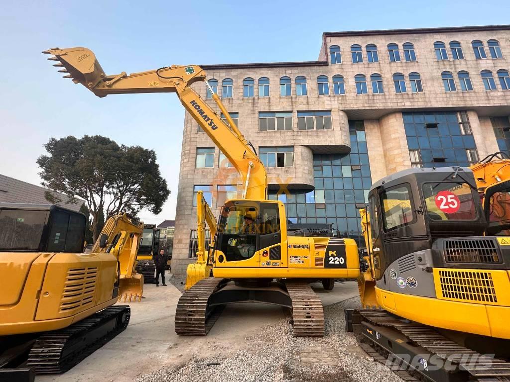 Komatsu PC 220-8 Roomikekskavaatorid