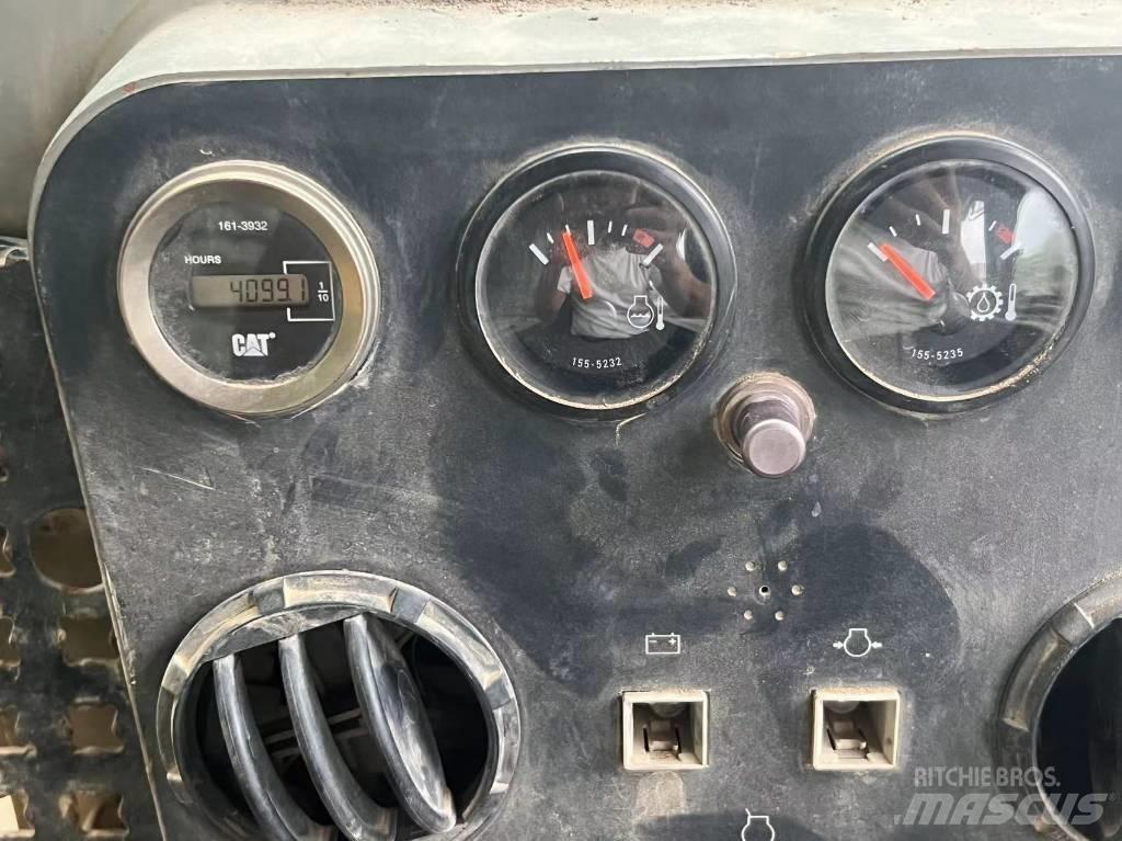 CAT D 7 G 2 Buldooserid