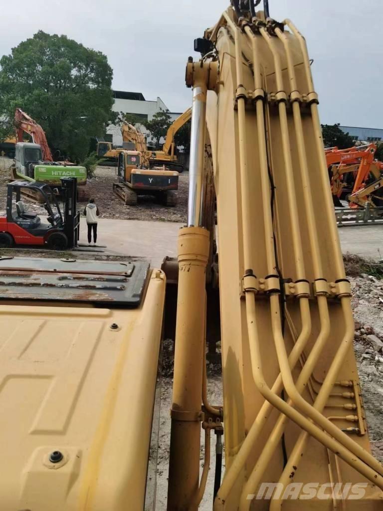 Komatsu PC 400-7 Roomikekskavaatorid