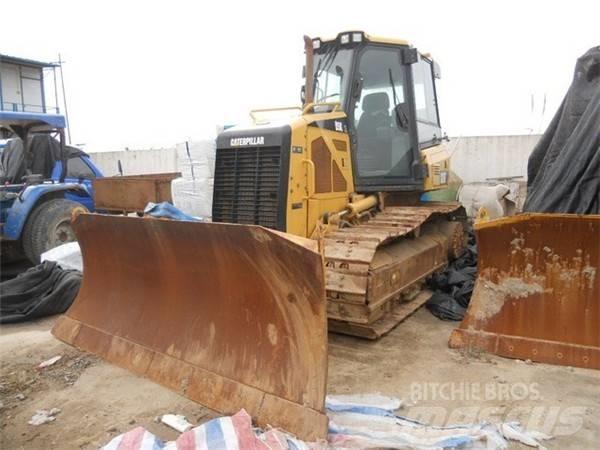 CAT D 5 K LGP Buldooserid