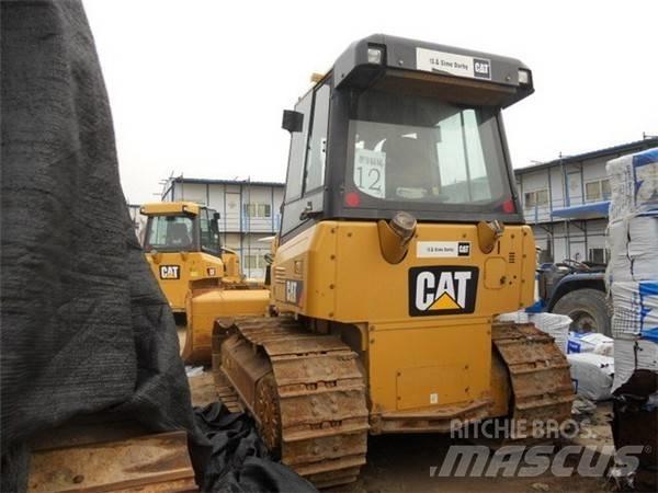 CAT D 5 K LGP Buldooserid