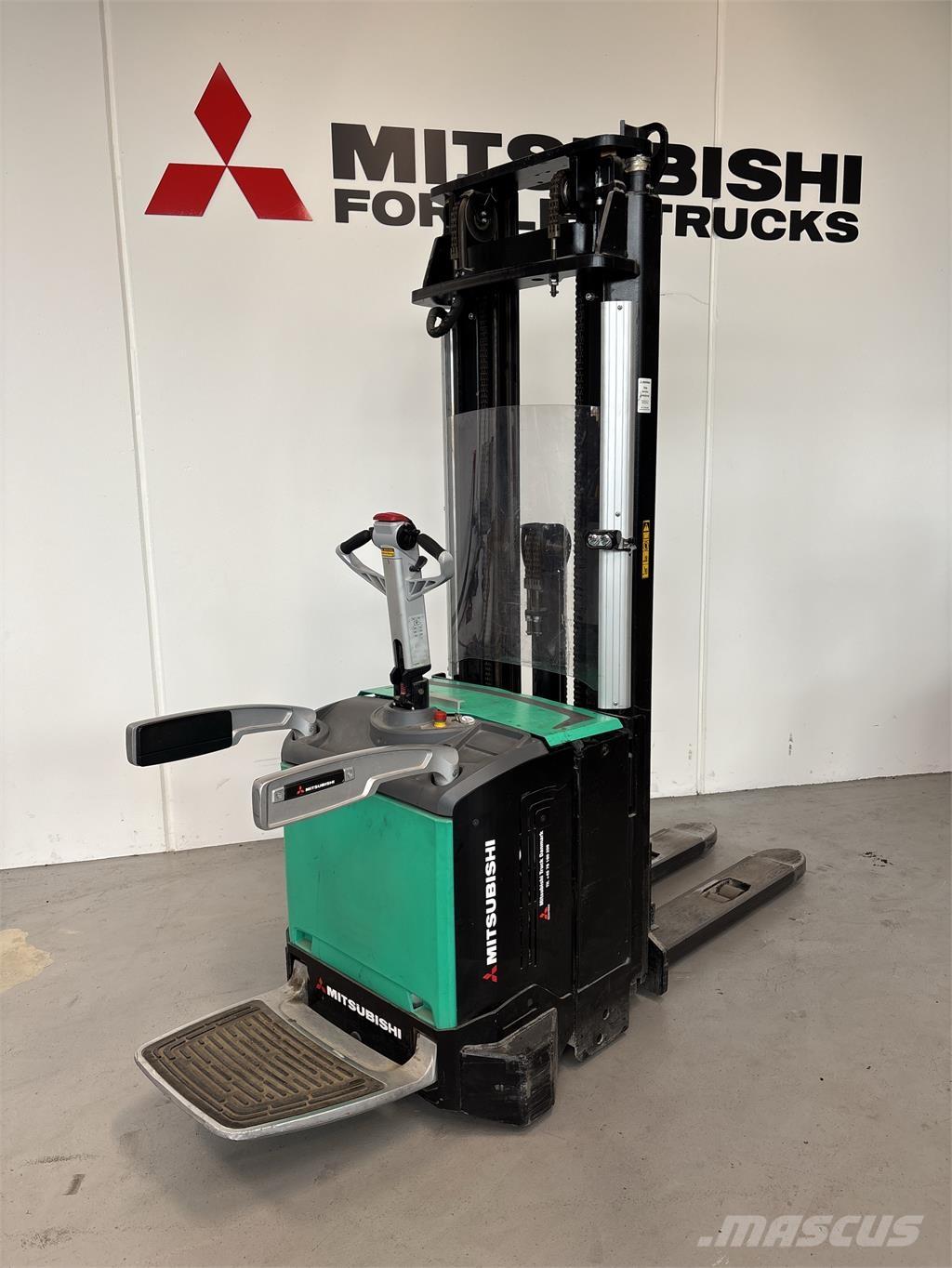 Mitsubishi SBV16N Platvormiga virnastajad