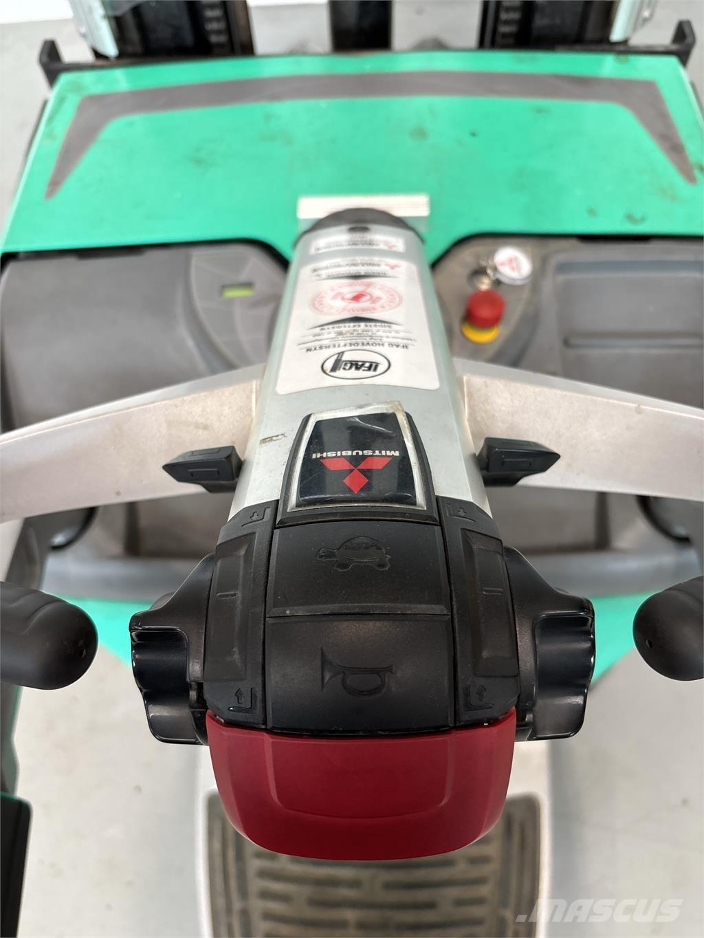 Mitsubishi SBV16N Platvormiga virnastajad