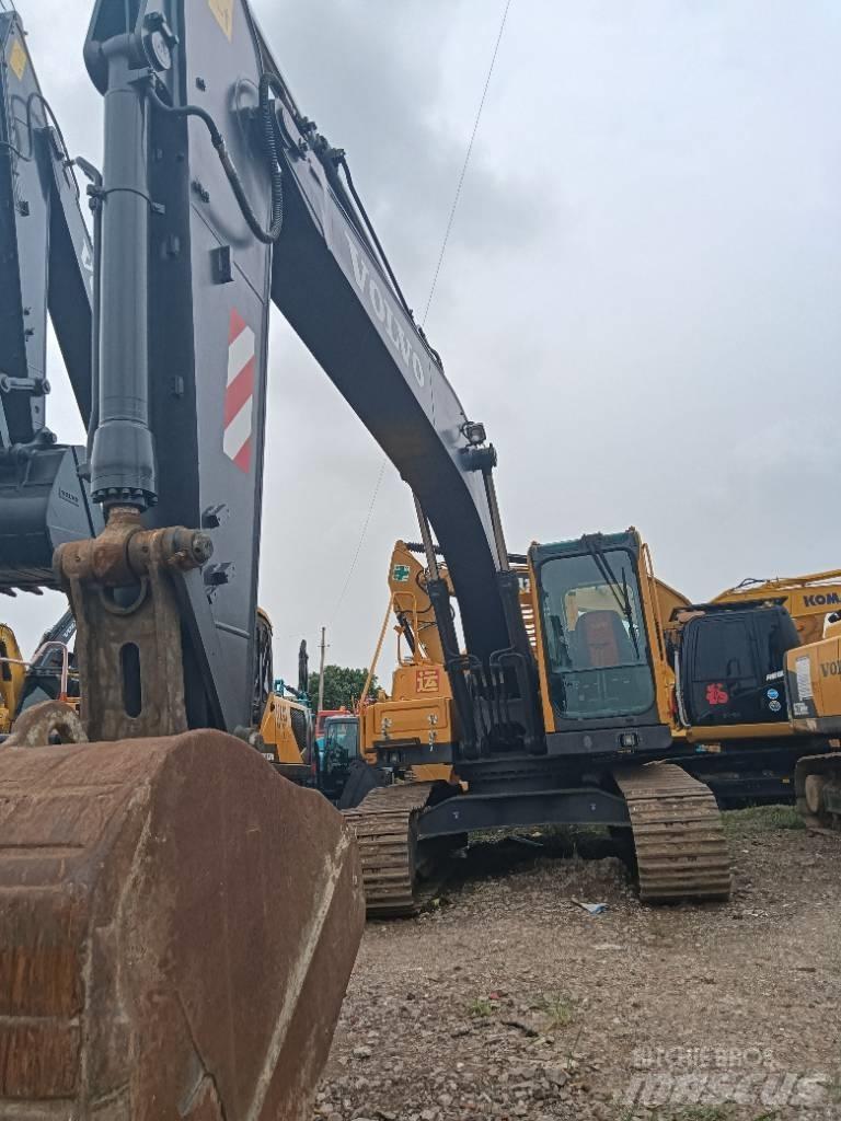 Volvo EC 210 Roomikekskavaatorid
