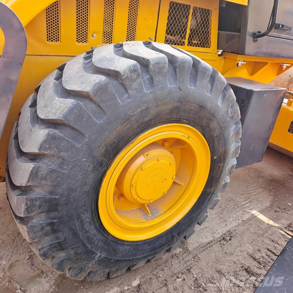 XCMG XS 203 J Ühe trumliga rullid