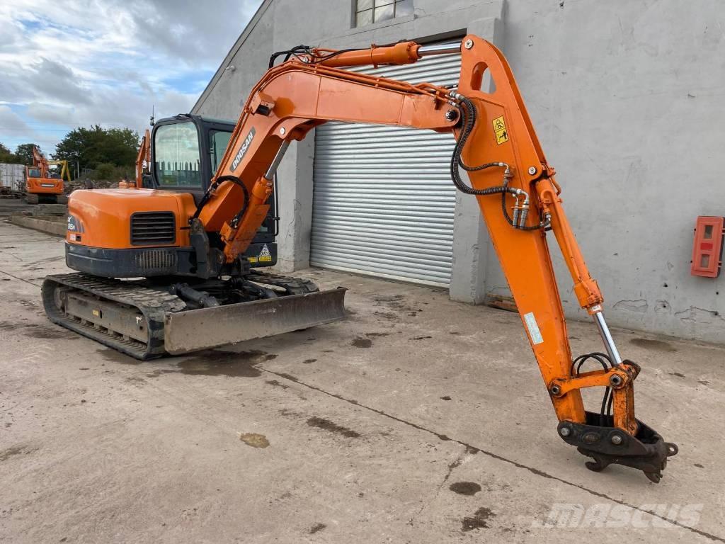 Doosan Develon DX85R Väikeekskavaatorid 7t-12t