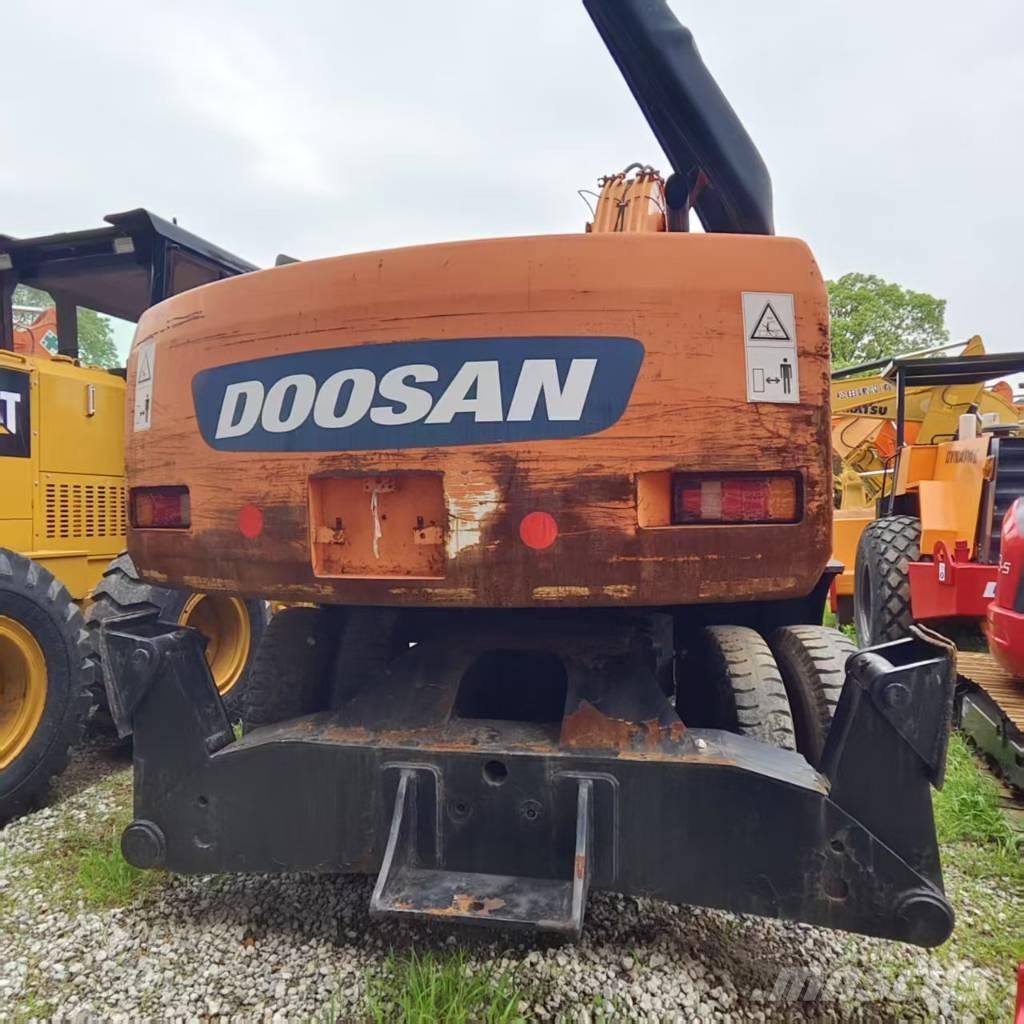 Doosan DH 210 W-7 Ratasekskavaatorid