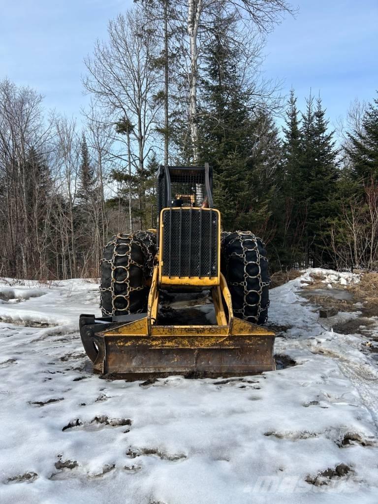 John Deere 640 D Väljaveotraktorid