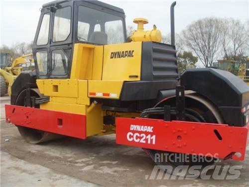 Dynapac CC 211 Tandemrullid