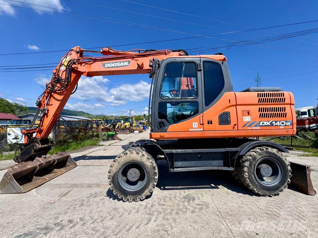 Doosan DX 140 W-3 Ratasekskavaatorid