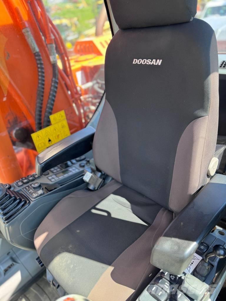 Doosan DX 140 W-3 Ratasekskavaatorid