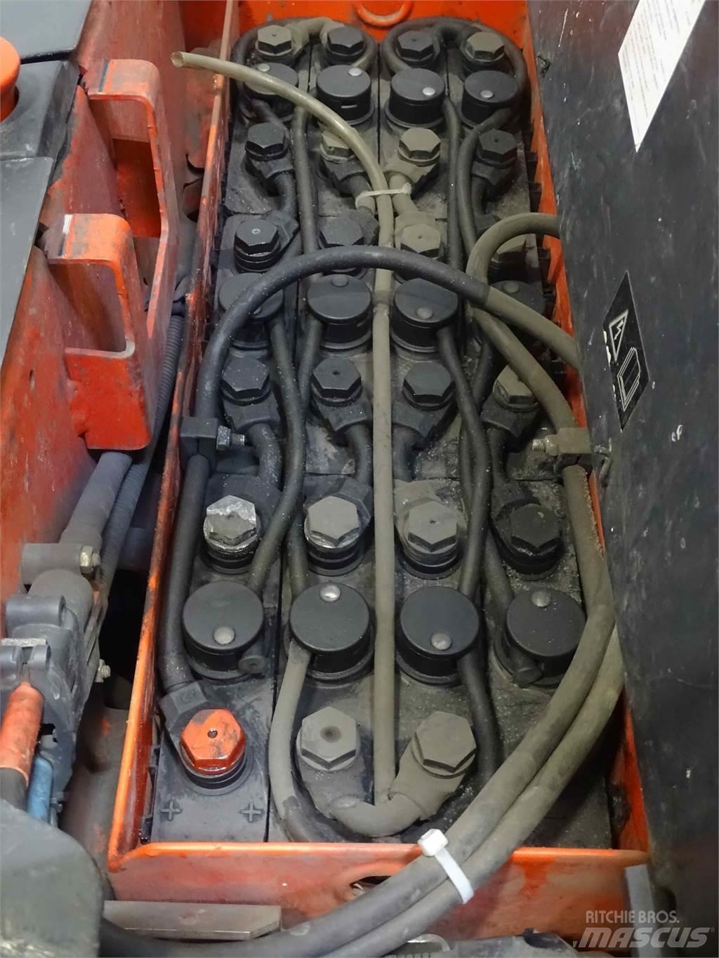 Linde L14AP Järelkäidavad virnastajad