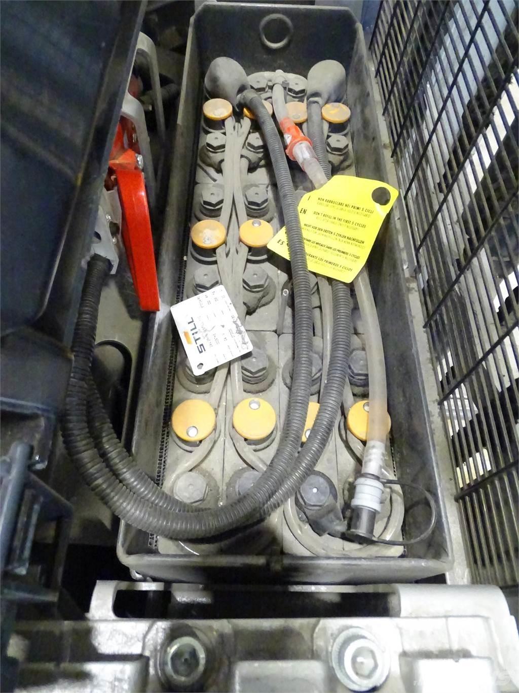 Still EXV14 Järelkäidavad virnastajad