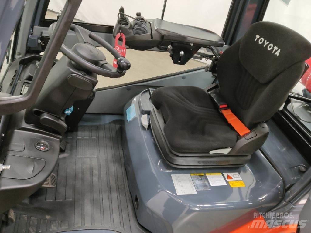 Toyota 02-8FGF30 Gaasitõstukid