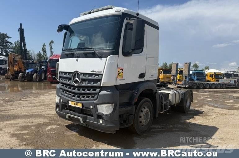 Mercedes-Benz Arocs Sadulveokid