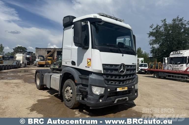 Mercedes-Benz Arocs Sadulveokid