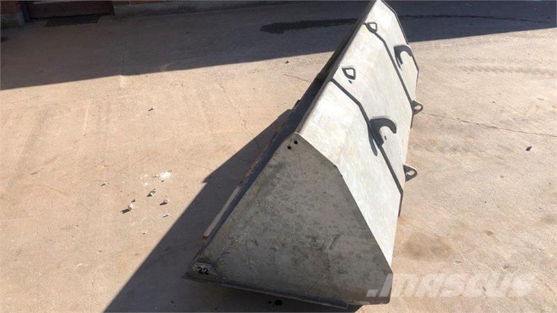 Fliegl  Frontaallaadurid ja ekskavaatorid