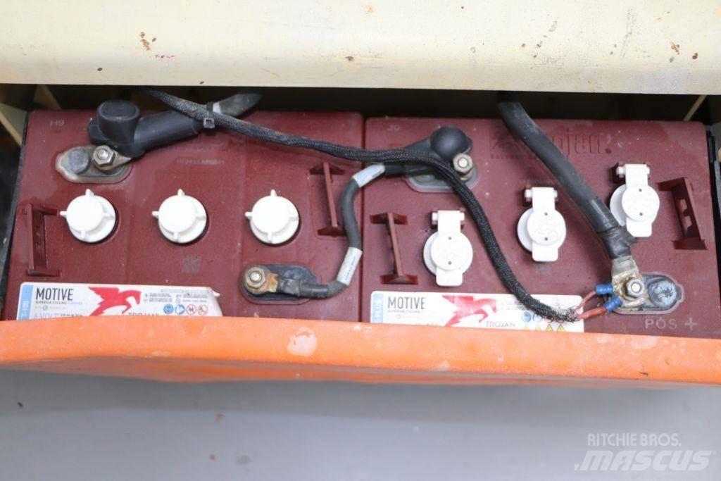 JLG 3246 ES Käärtõstukid