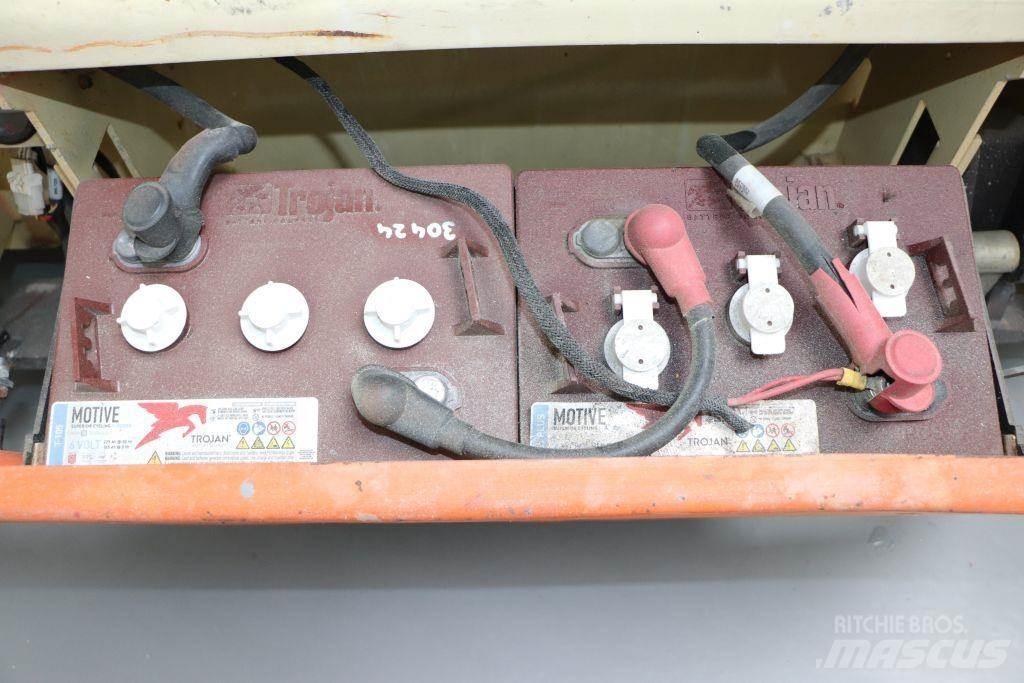JLG 3246 ES Käärtõstukid