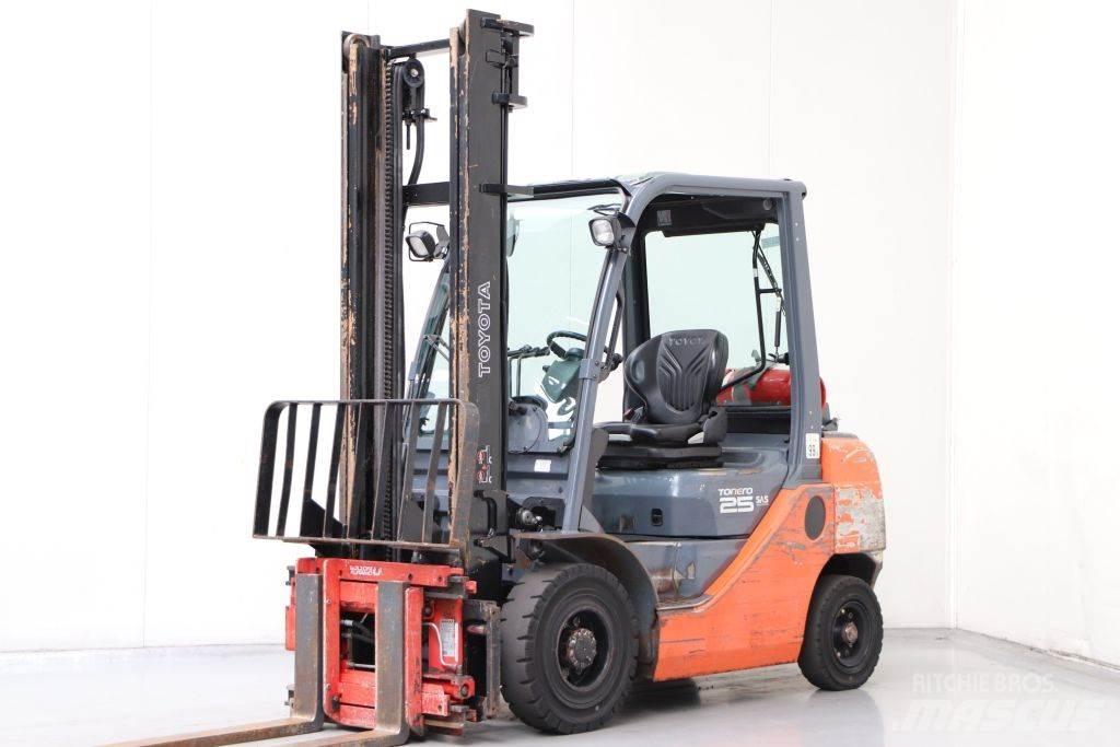 Toyota 02-8FGF25 Gaasitõstukid