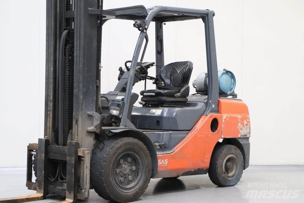 Toyota 02-8FGJF35 Gaasitõstukid