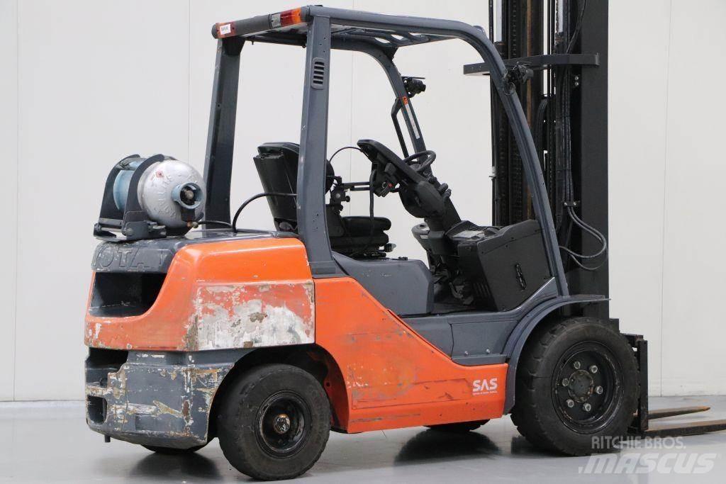 Toyota 02-8FGJF35 Gaasitõstukid