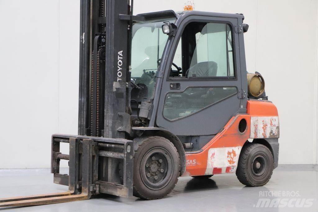 Toyota 02-8FGJF35 Gaasitõstukid