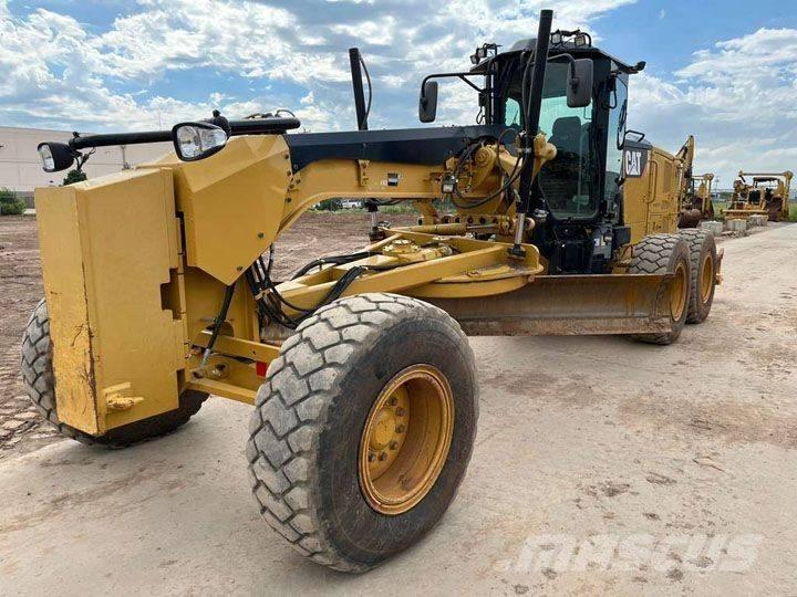 CAT 140 M 3 Greiderid