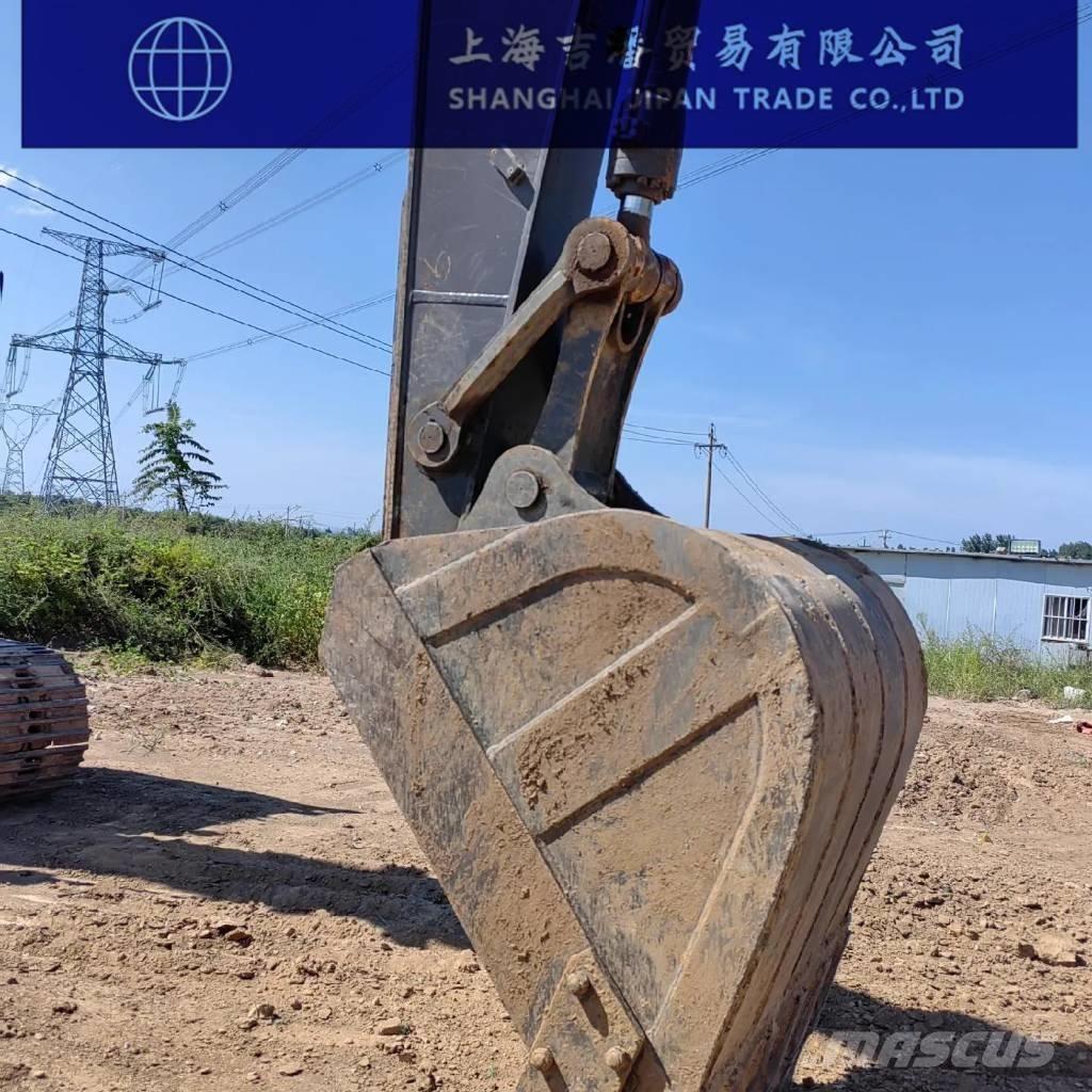 Volvo EC 220 Roomikekskavaatorid