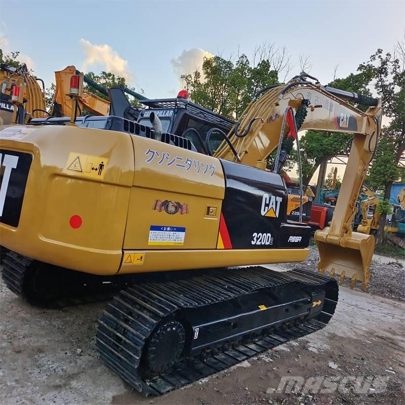 CAT 320 D Roomikekskavaatorid
