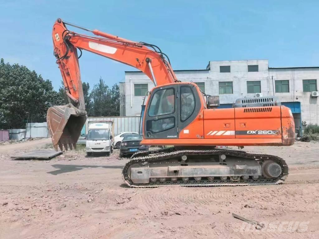 Doosan DX 260 Roomikekskavaatorid