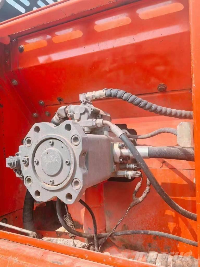 Doosan DX 260 Roomikekskavaatorid