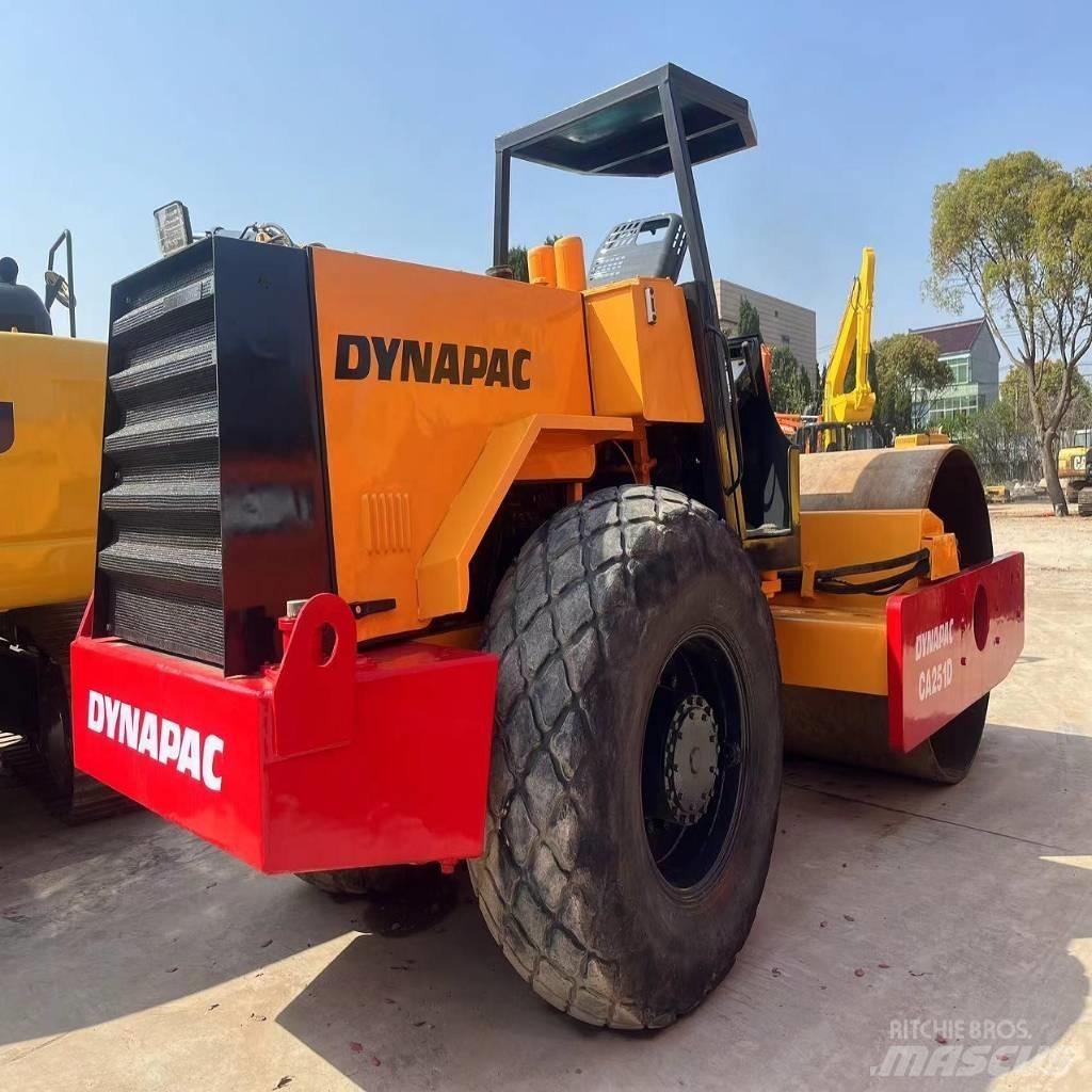 Dynapac CA 251 D Ühe trumliga rullid