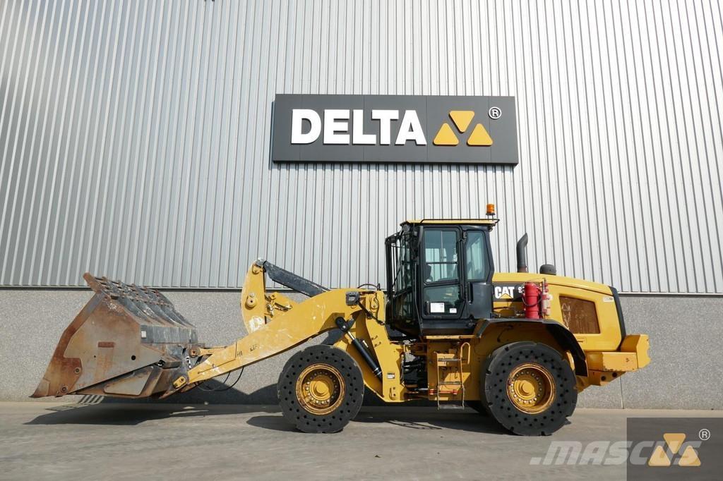 CAT 938M Rataslaadurid