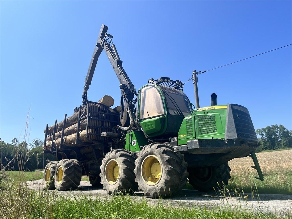 John Deere 1210E Forwarderid