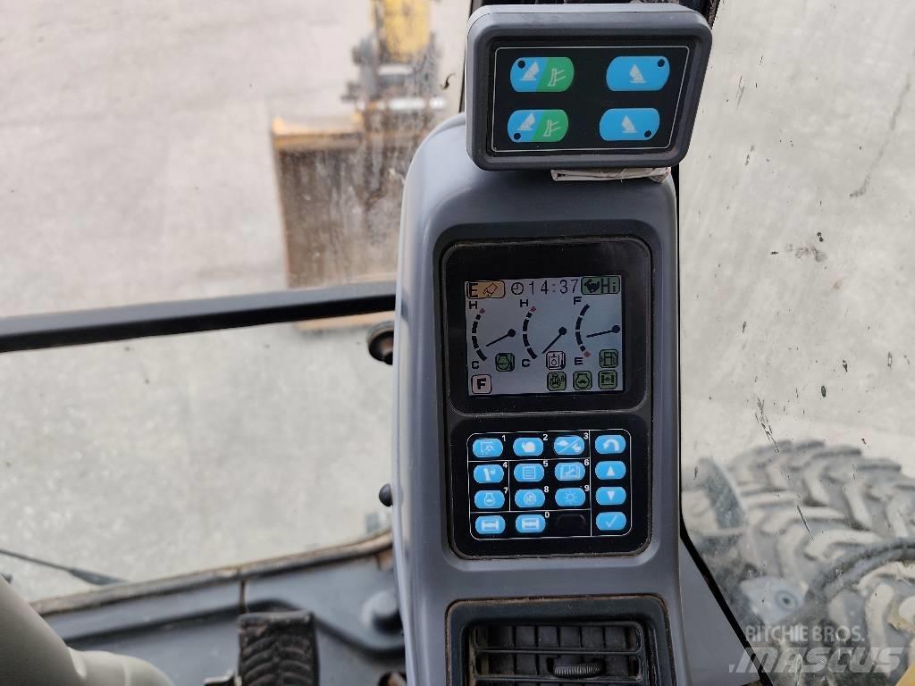 Komatsu PW 160-7E0 Ratasekskavaatorid