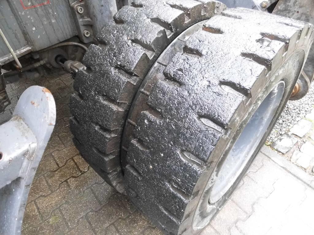 Atlas 230 MH Materjalikäitlusmasinad