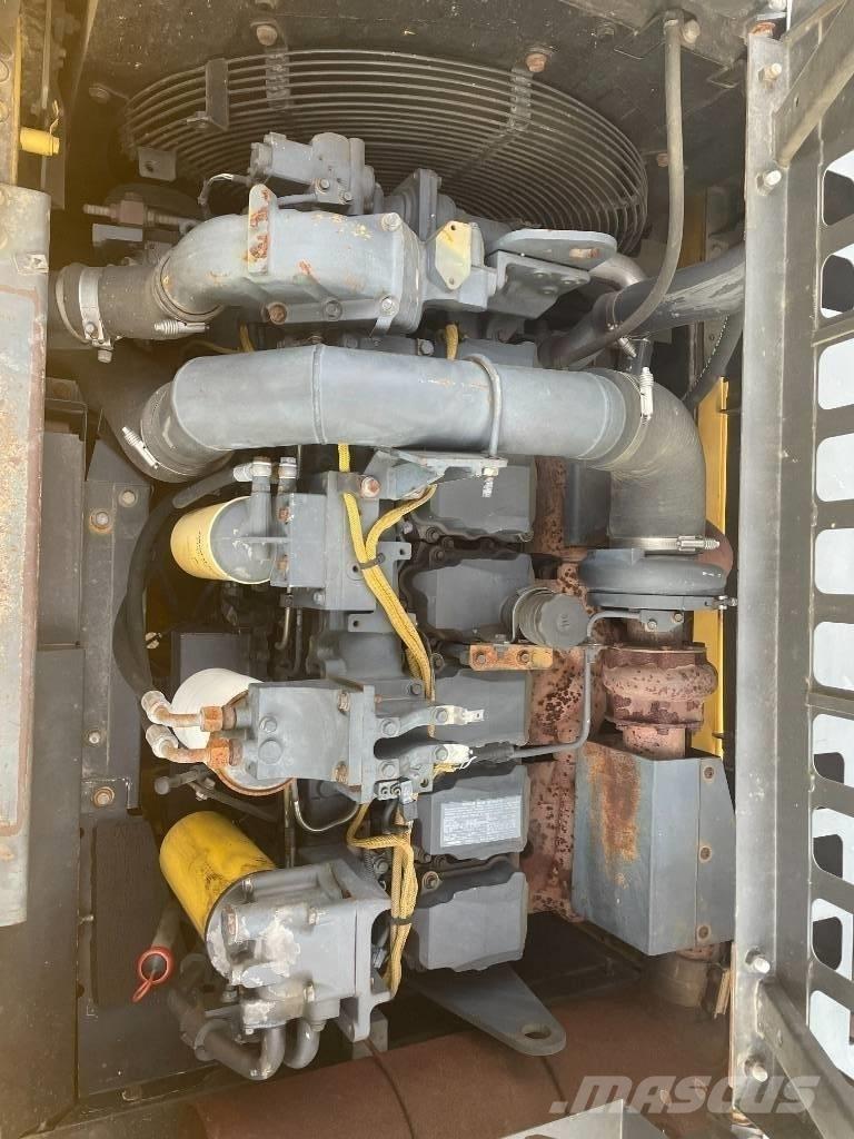 Komatsu PC 400-8 Roomikekskavaatorid