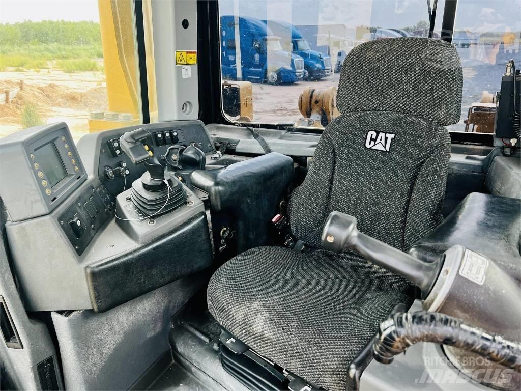 CAT D 8 T Buldooserid