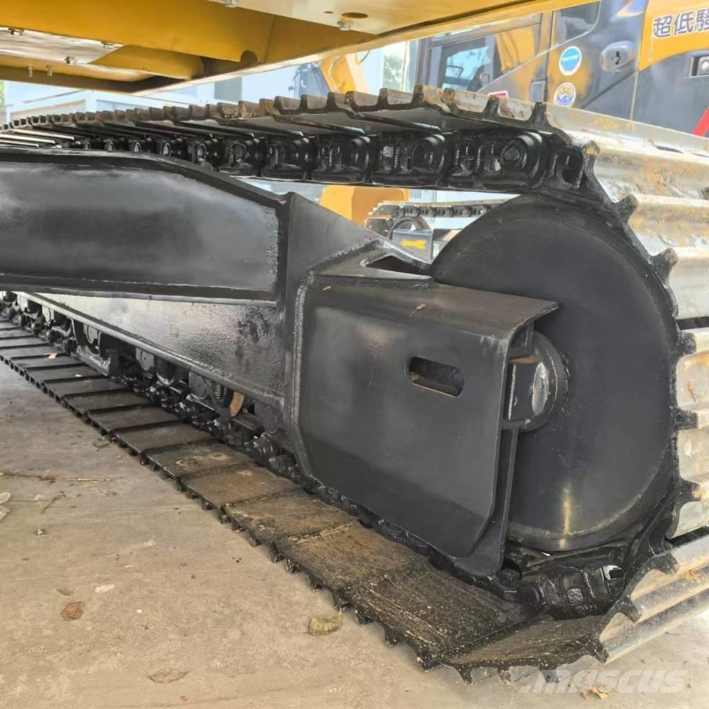 Komatsu PC 130-7 Roomikekskavaatorid