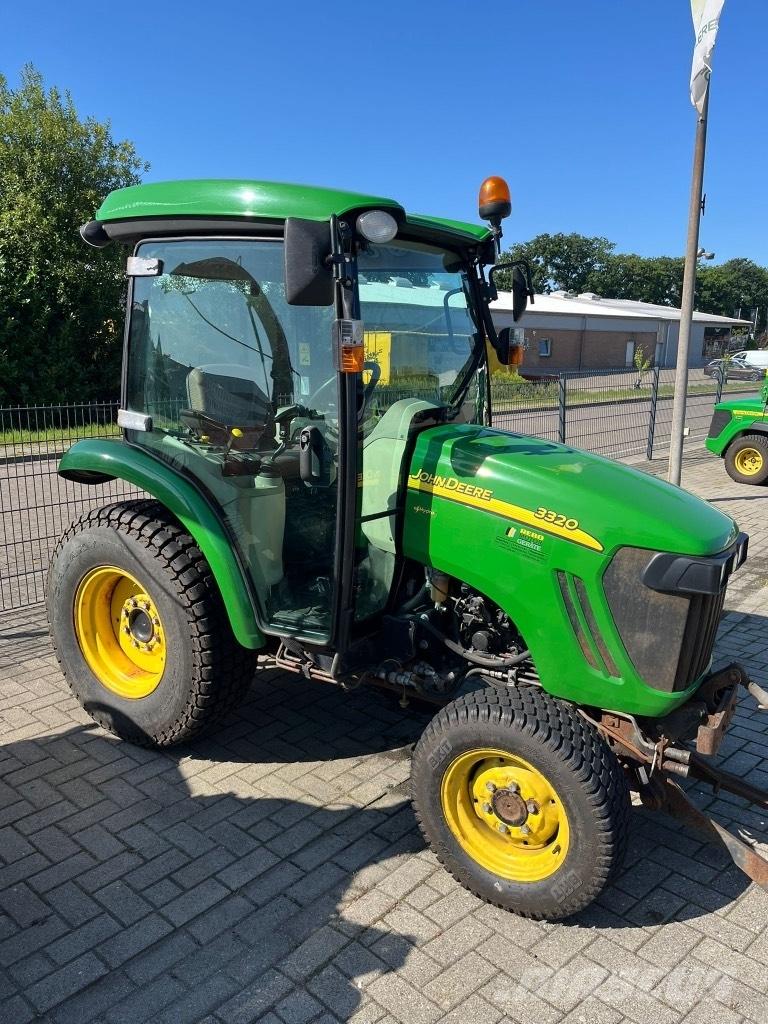 John Deere 3320 Kompakttraktorid