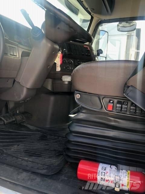 Volvo VNL Sadulveokid