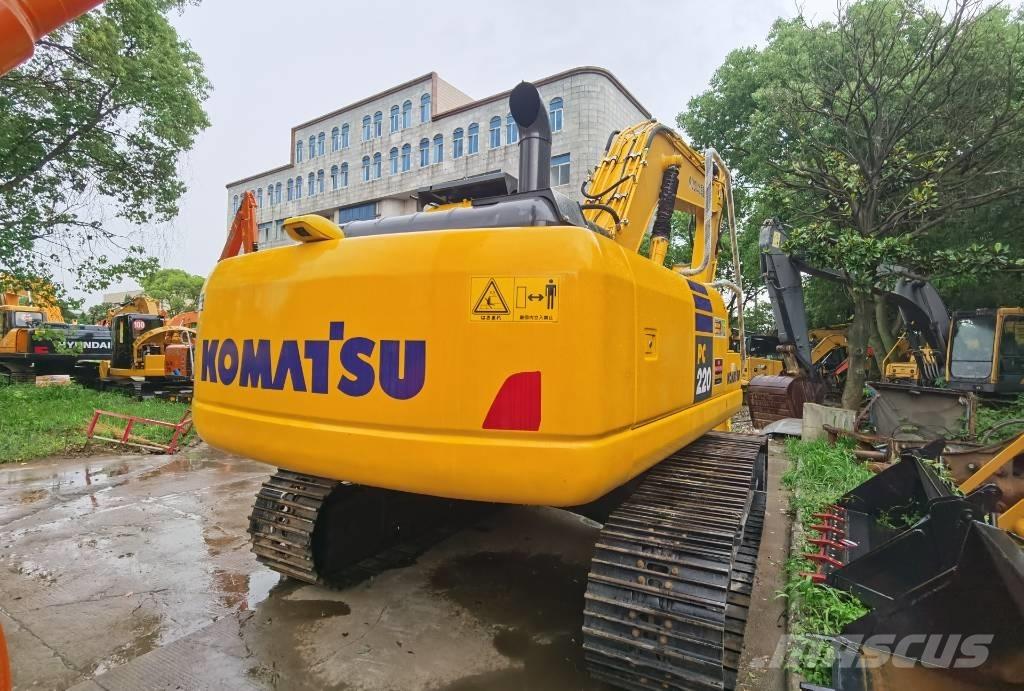 Komatsu PC 220-7 Roomikekskavaatorid